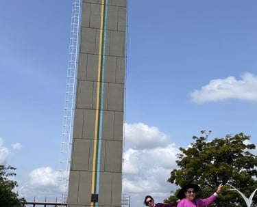 O Marco Zero do Equador é um ponto turístico de Macapá, contando com um obelisco de 30 metros.