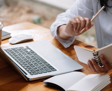 Aprender las bases del marketing, las redes o la automatización