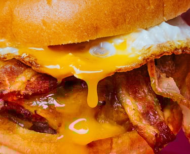 Burger amb formatge fos, ou i bacon de Santa Lola