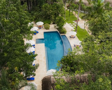 swimming pool in this Belize cottage