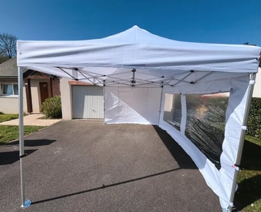 barnum pliants blanc ouvert sur le côté