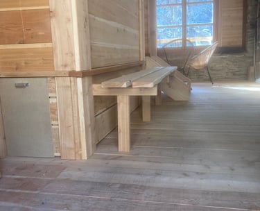 Entrée avec banc et patères