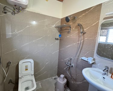 Deluxe Room Restroom