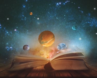 Planètes émergeant par magie des pages d'un livre