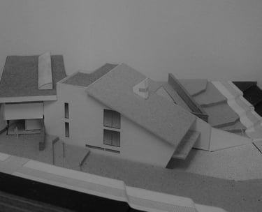 Maquete física de residência contemporânea com telhado e linhas retas – Arqmaisart