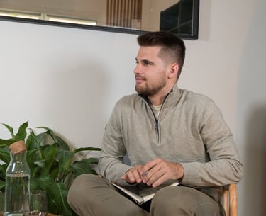 Paartherapeut Tade Thormann im Beratungsgespräch