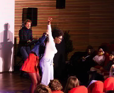 théâtre lors de l'événement de lutte contre le harcèlement scolaire harc'event acteur