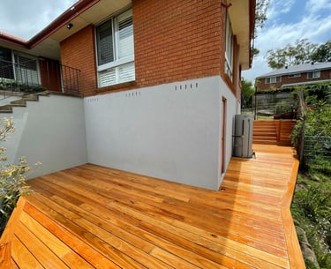 Professional Sydney Outdoor Decking gloss