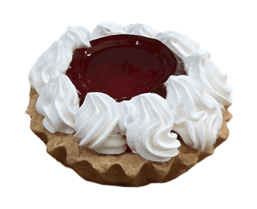 Mini tarta de frutas con centro de mermelada roja y remolinos de crema batida sobre una corteza de m