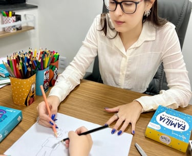 Psicóloga Marcela Marys - Especialista em atendimento de crianças e adolescentes