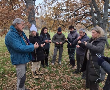 Curso supervivencia Nivel I alumnos practicando técnicas bosque Segovia