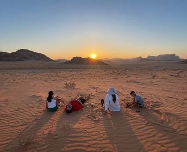 Sunset view on a 1 day and 1 night jeep tour in Wadi Rum