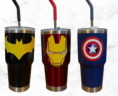 Vasos con tapa y popote etiqueta superheróes