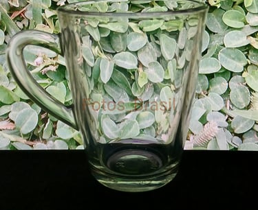 Arranjos: Xicara de vidro com efeitos de luz _ 04