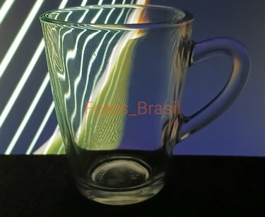 Arranjos: Xicara de vidro com efeitos de luz _ 03