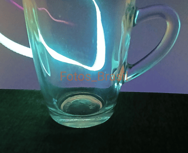 Arranjos: Xicara de vidro com efeitos de luz _ 02