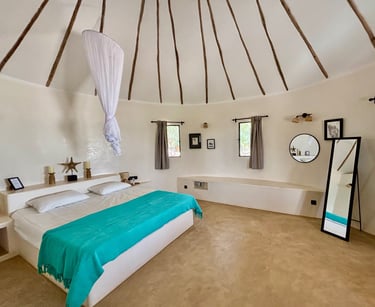 Superior room at the luxury hotel Maison Fimela in the Sine Saloum
