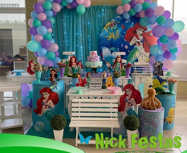 ecoração infantil tema Pequena Sereia com cores do mar, conchas e detalhes encantadores