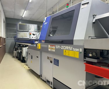 rzeczoznawca maszyn takich jak prasy, tokarki, frezarki cnc