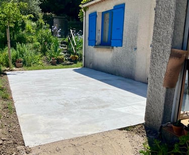 Création dalle béton pour terrasse et accès extérieur paysagiste Montélimar