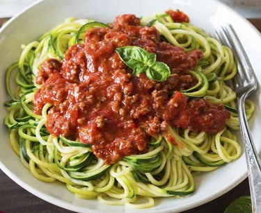 Macarrão de abobrinha com molho bolonhesa