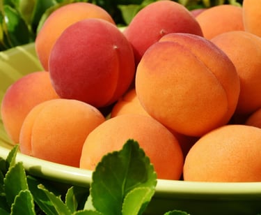 a bowl of peaches