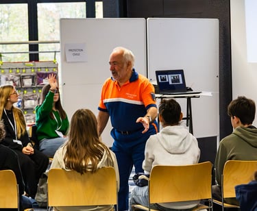la protection civile, intervenant animant un atelier sur le vivre ensemble
