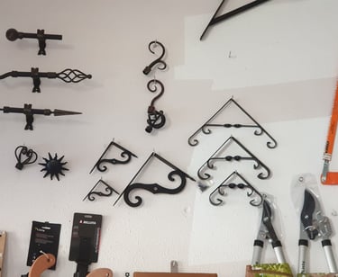 escuadras de forja y barras de forja con accesorios