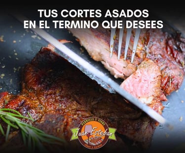 Corte Tomahawk jugoso y recién asado, servido en Parrilla y Vinos Juan Esteban, Salento Quindío