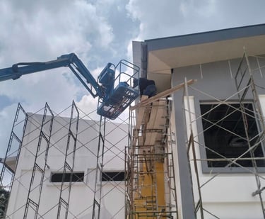 Suasana Commercial: High-rise HVAC/electrical maintenance using safe skylift.