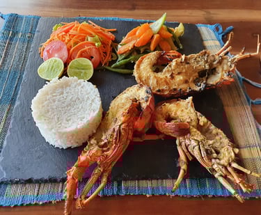 Plat de langouste servi au restaurant de l’hôtel Ocean Lodge à la Baie de Sakalava à Diego-Suarez Madagascar