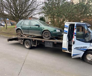 alt="Technician running engine diagnostics on non-starting car"