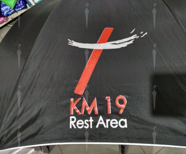 Payung promosi polos golf hitam silver KM 19 detail gambar