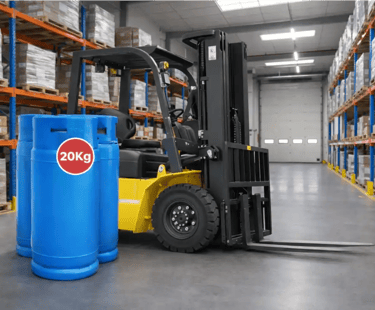 Botijão de gás 20kg utilizado em empilhadeira dentro de armazém industrial em Primavera do Leste MT