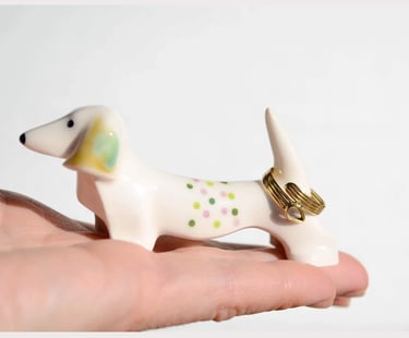 Figurine Dog,Sausage Dog,Dachshund Gift,Ring Holder,Wedding Ring Holder,Dog Ring Holder,Ring Holder 