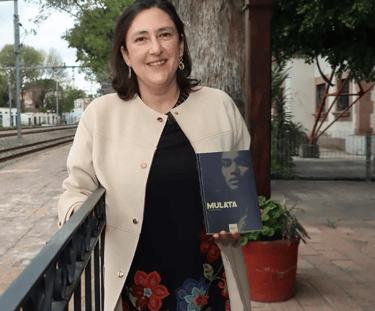 La Escritora Queretana Ale Lobato y su Novela de Ficción histórica Mulata