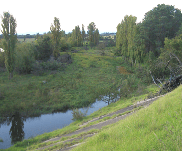On the Avon River near Stratford by Vmenkov 