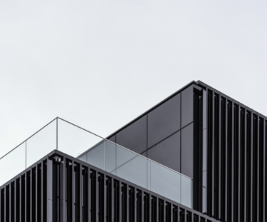 <img alt="drawing of a cat" src="...">