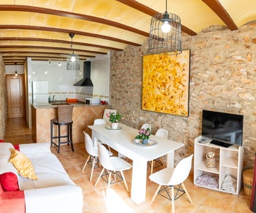 Cocina-comedor en la segunda planta de Carmens Rural, Sant Jordi