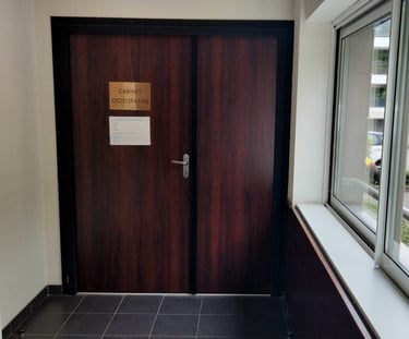 Porte entree cabinet Helene Jeuland psychologue