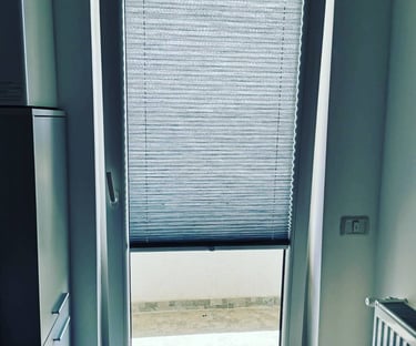 Jaluzele plisate cu montaj direct pe tamplari , sistem incadrat sau aplicat, Plisate Romania ASIROLL