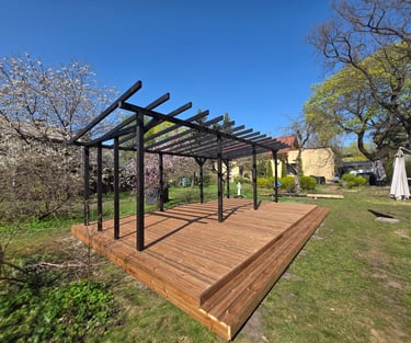 a wooden deck with a pergolized wooden deck