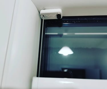 Jaluzele Plisate, Jaluzele cu dubla actionare, jaluzele cu fixare pe magneti de intarire pe comanda