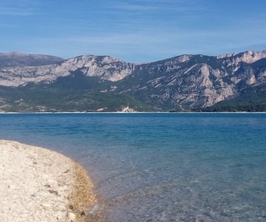 Lac de Sainte Croix et son aspect lagon