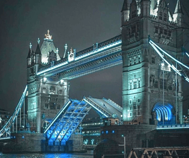 Turnul Londrei - Tower Bridge