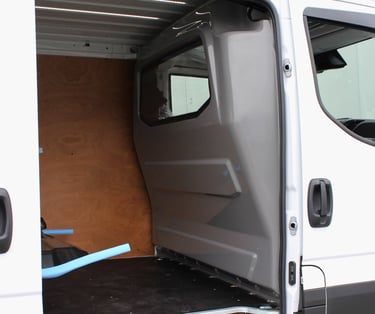 Krovinių skyriaus pertvaros