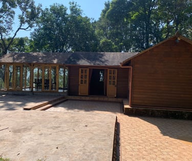 A homestay with a beautiful view of the mountains in Chikmagalur