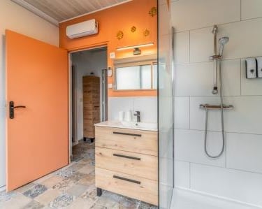 La deuxième salle d'eau du gîte Le Jardin des Rocailles à Villeneuve-lès-Avignon