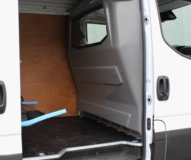 Krovinių skyriaus pertvaros