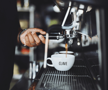 clave cafés @nemachadodesign identidade visual cafeteria